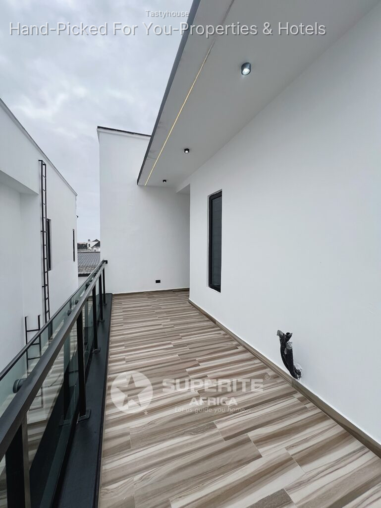 5-Bedroom Fully Detached Duplex with BQ – Chevron, Lekki