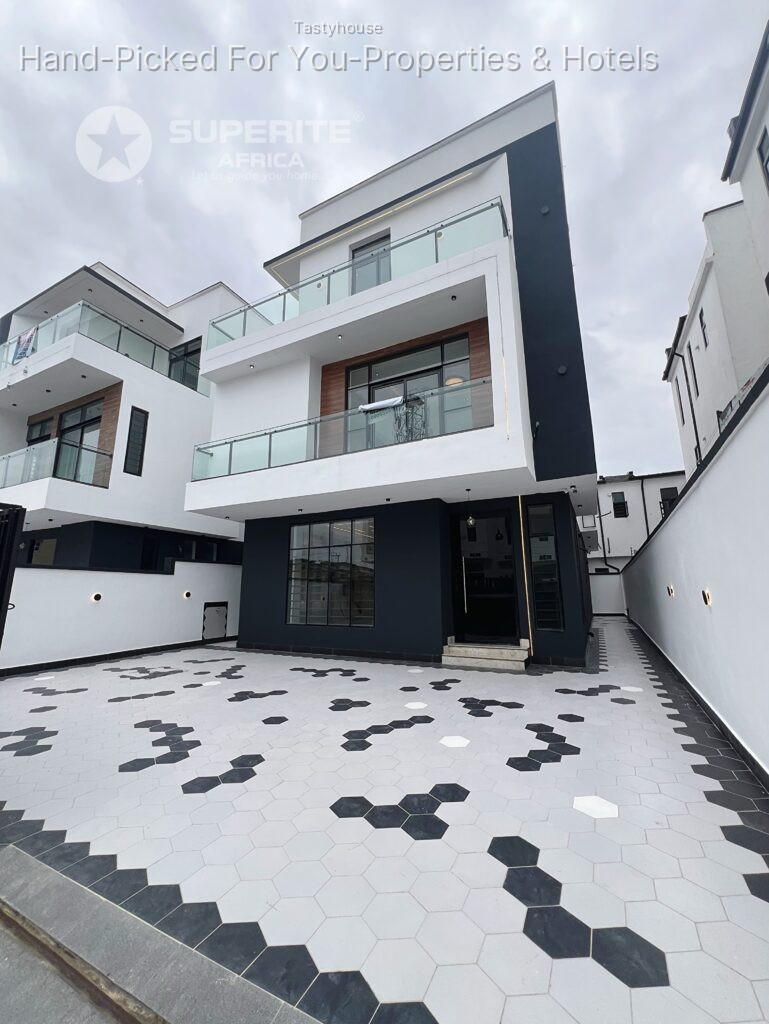 5-Bedroom Fully Detached Duplex with BQ – Chevron, Lekki
