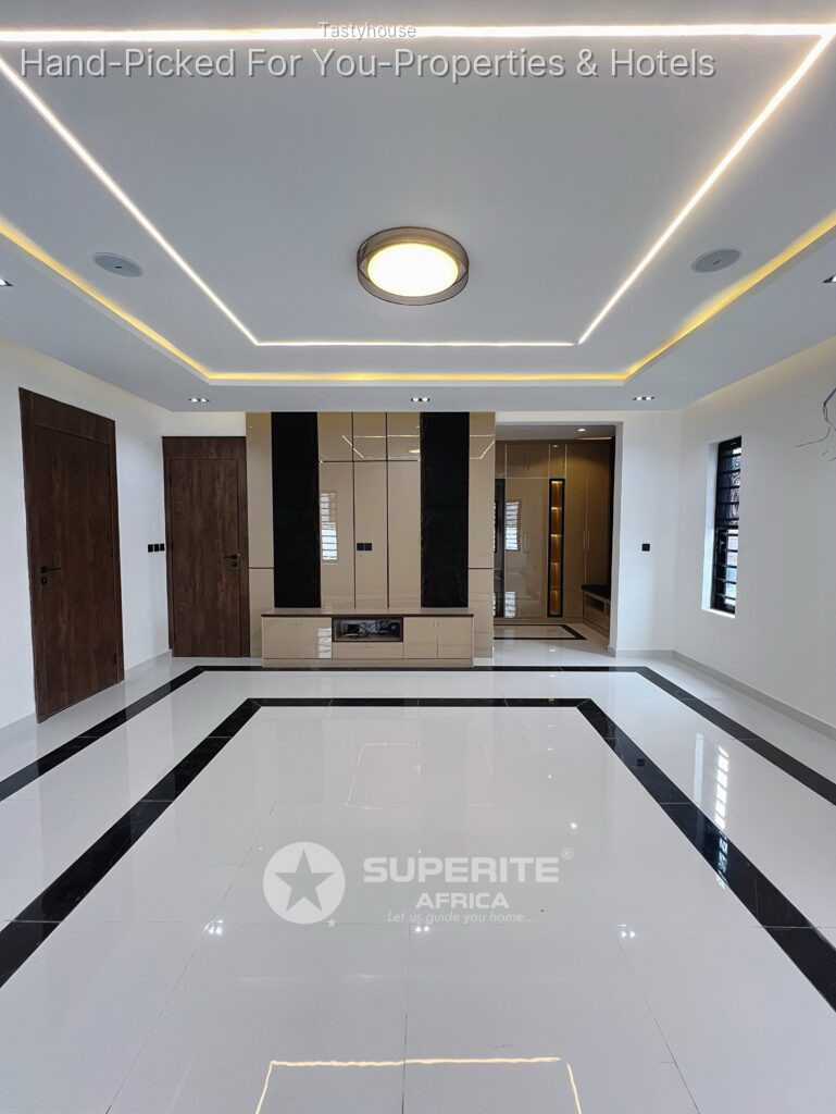 5-Bedroom Fully Detached Duplex with BQ – Chevron, Lekki