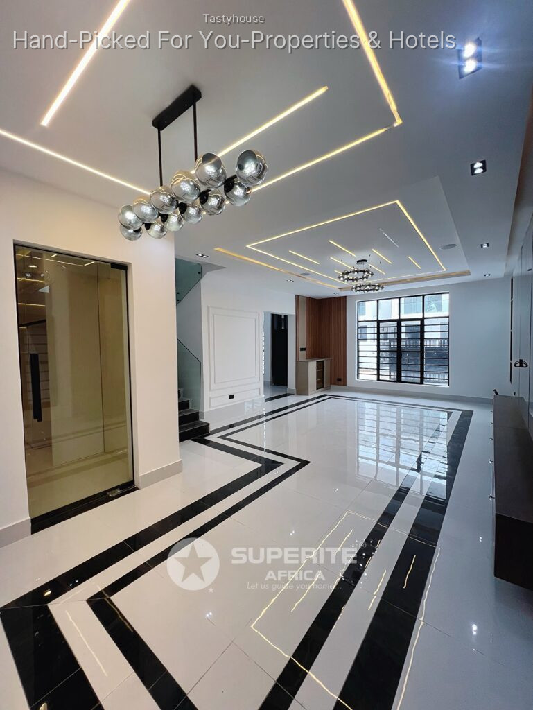 5-Bedroom Fully Detached Duplex with BQ – Chevron, Lekki