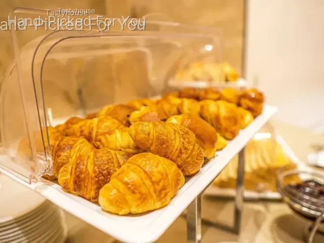 Plain Croissant