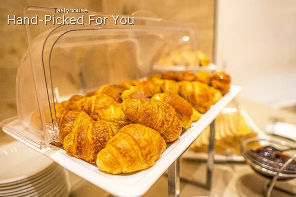 Plain Croissant