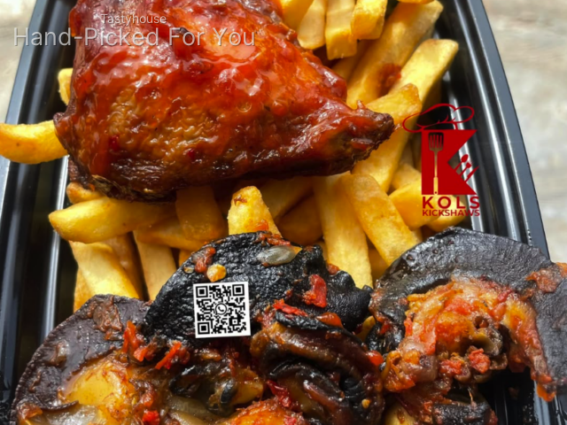 Crispy French fries, sauced chicken, 3 snails.