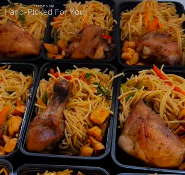 THE HOTBITE SMOKEY JOLLOF