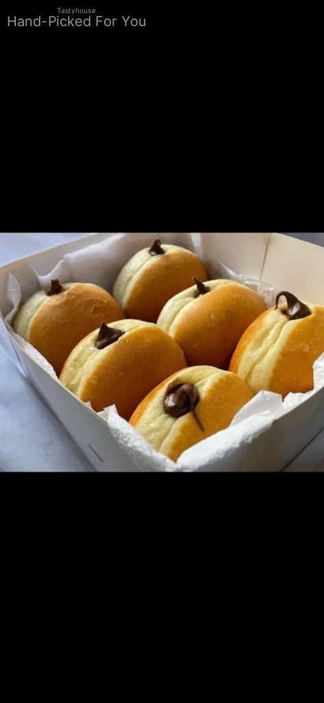 Box of six chocolate doughnut