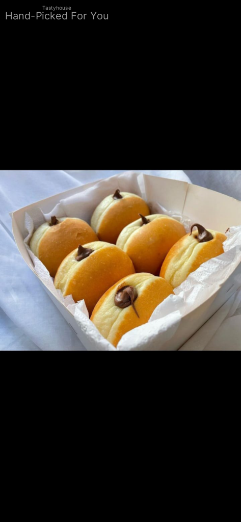 Box of six chocolate doughnut