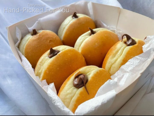Box of six chocolate doughnut