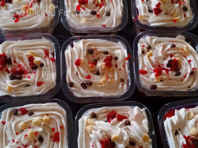 Cake parfaits