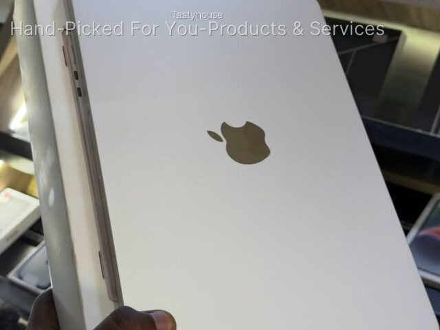 OPEN BOX MACBOOK AIR M3 CHIP