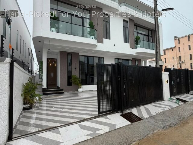 4 Bedroom Duplex