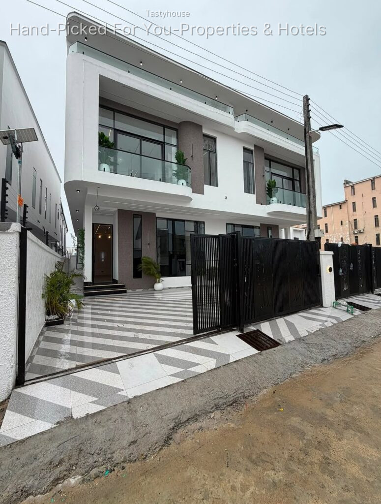 4 Bedroom Duplex