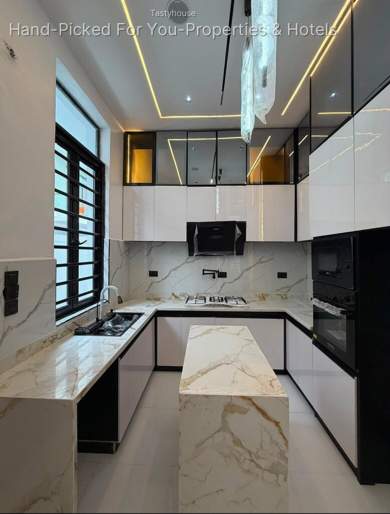 4 Bedroom Duplex