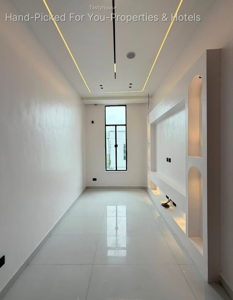 4 Bedroom Duplex
