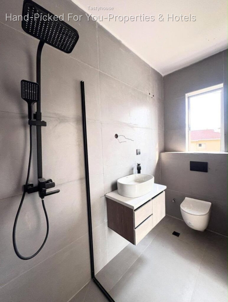2 Bedroom Maisonette