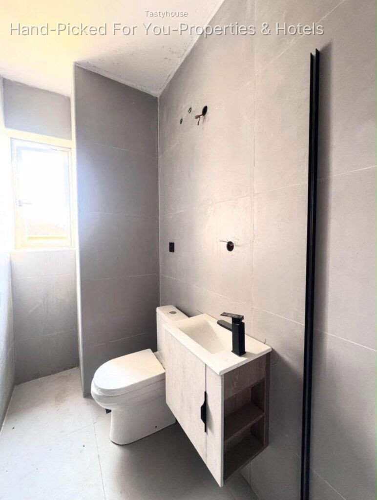 2 Bedroom Maisonette