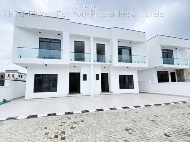 4 BEDROOM SEMI-DETACHED DUPLEX
