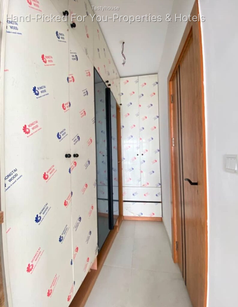 4 BEDROOM SEMI-DETACHED DUPLEX