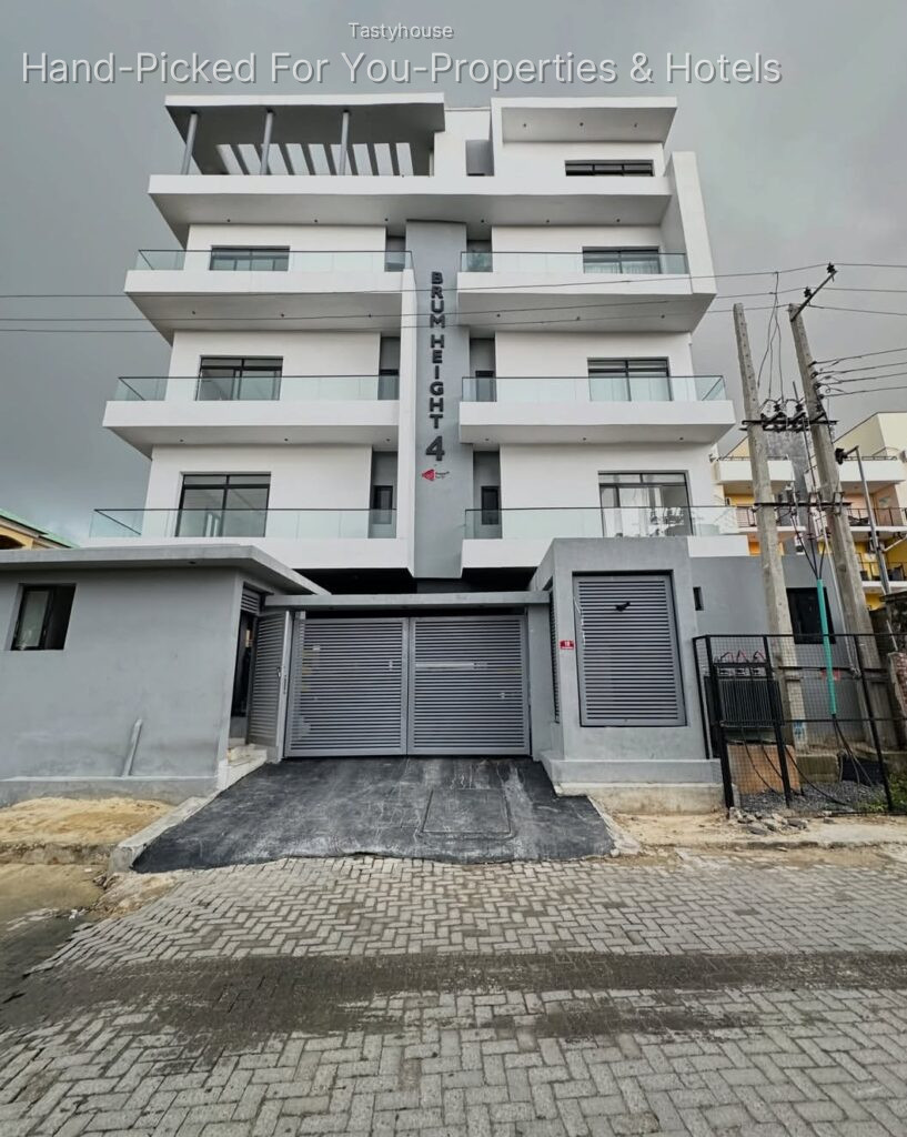 Spacious 2 Bedroom Apartment with Swimming pool and Elevator