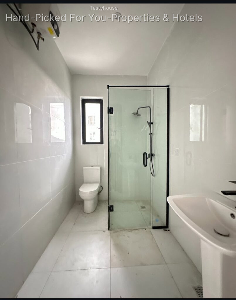 Spacious 2 Bedroom Apartment with Swimming pool and Elevator