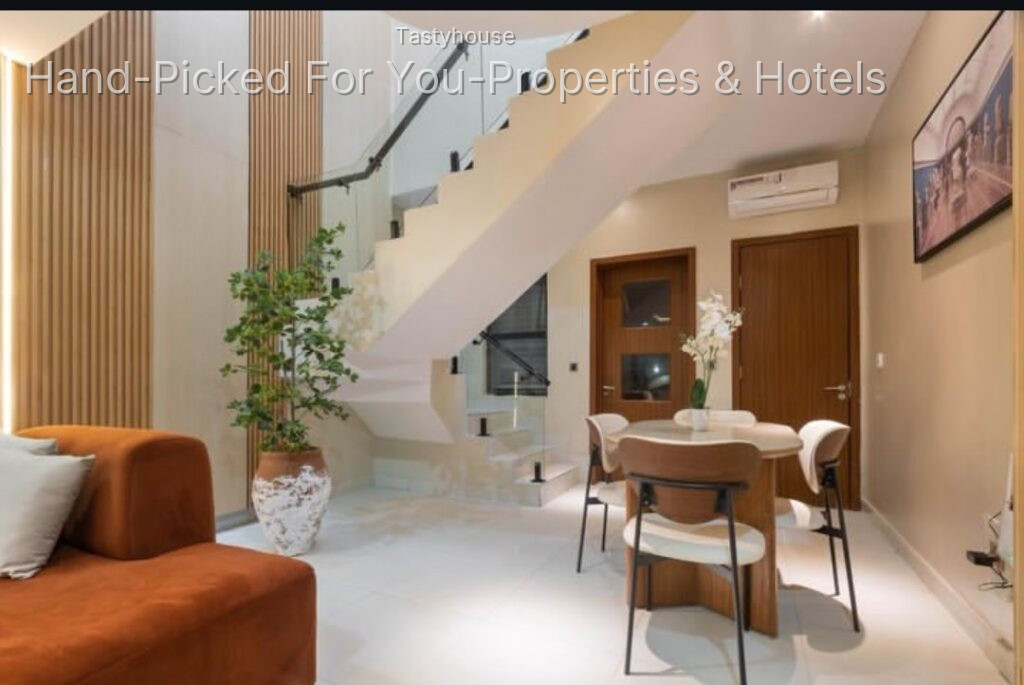 Contemporary 2 Bedroom Masionette