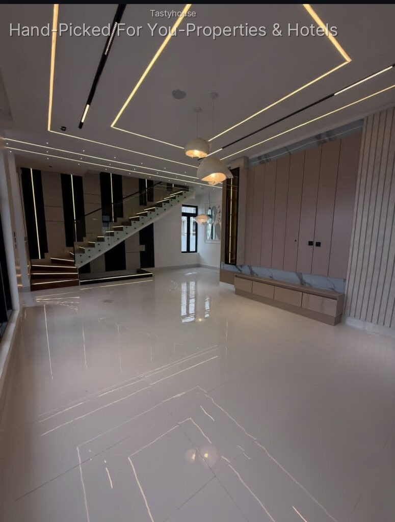 4 BEDROOM DETACHED DUPLEX