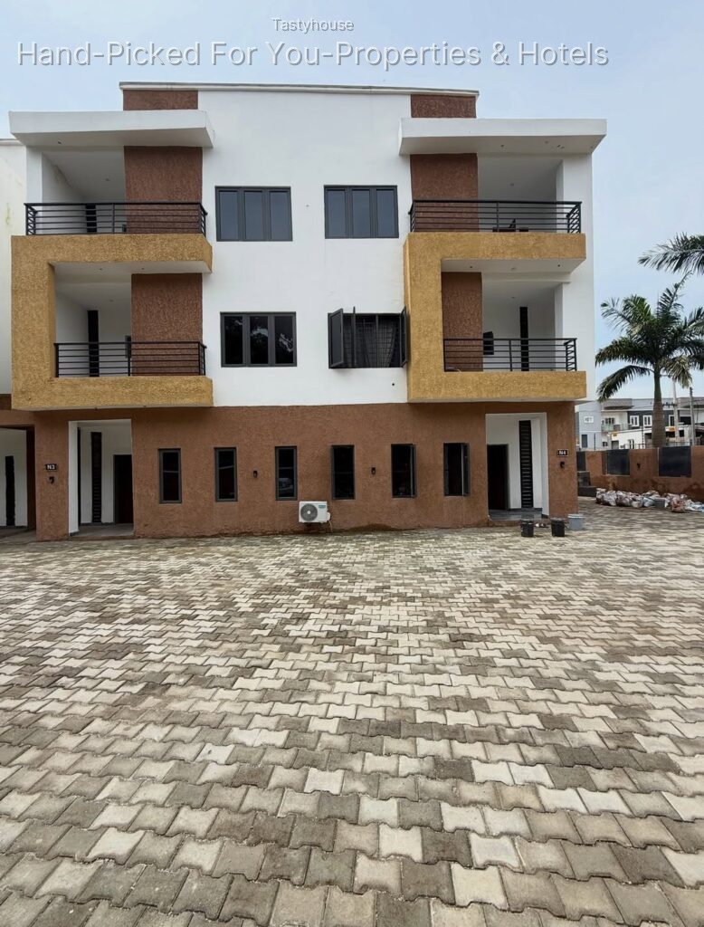 4 Bedroom terrace duplex +1 Room BQ