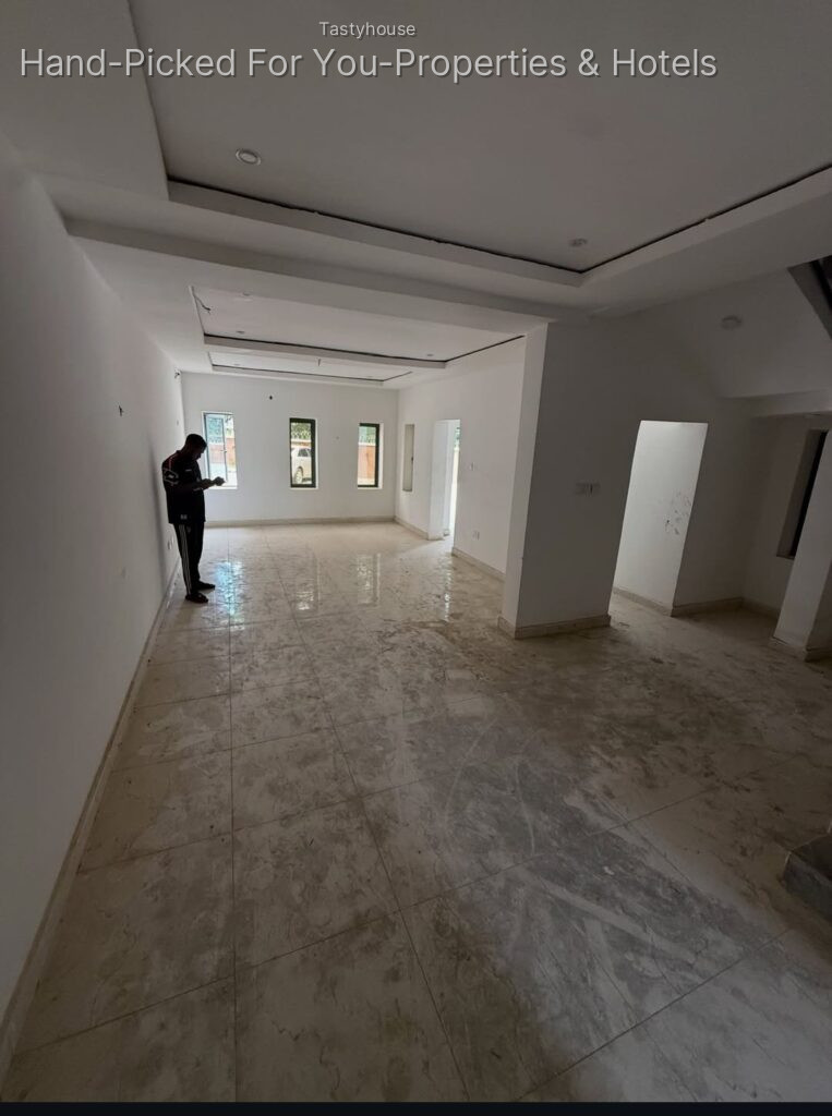 4 Bedroom terrace duplex +1 Room BQ