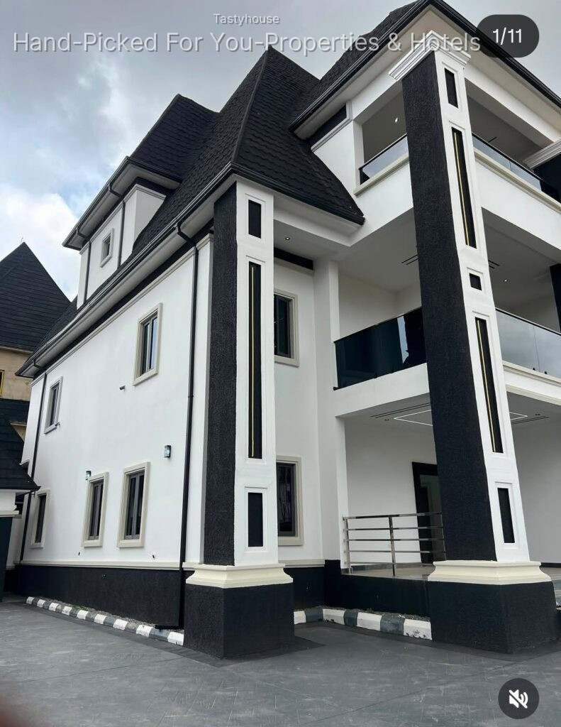 5 bedroom fully detached duplex