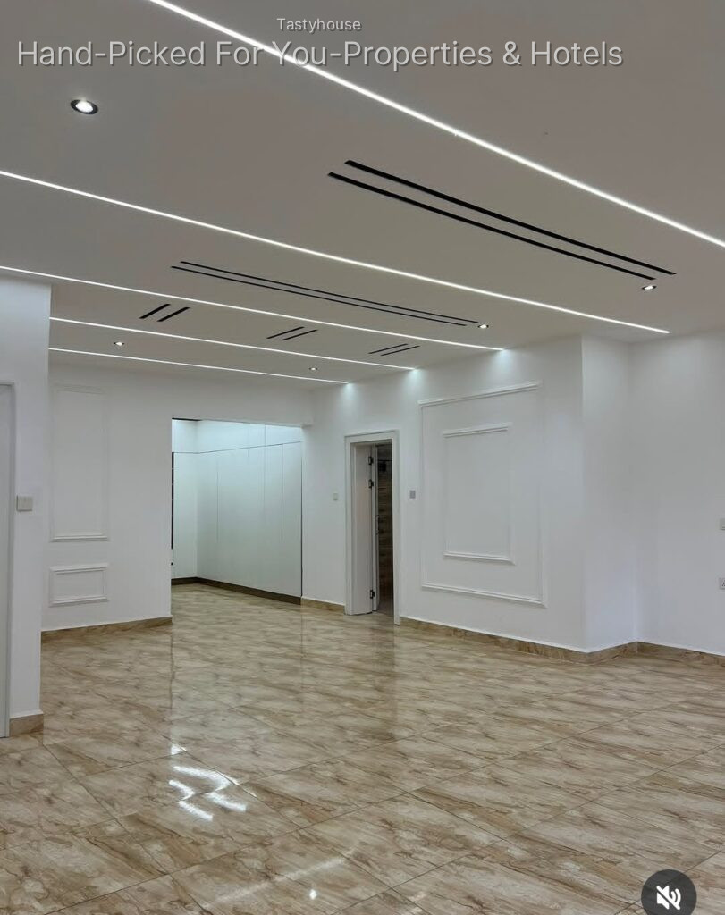 5 bedroom fully detached duplex