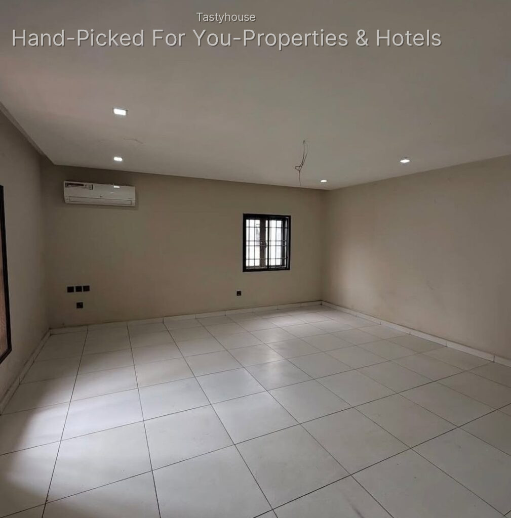 5 bedroom detached duplex