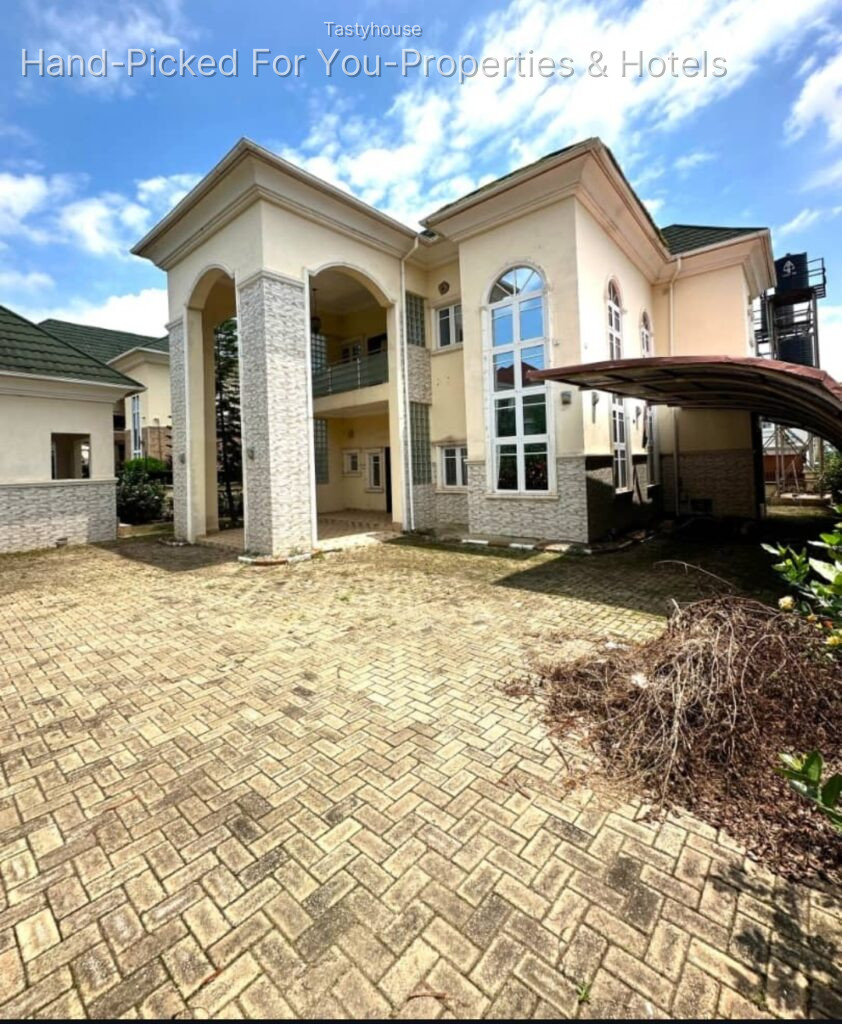 5 Bedroom Fully Detached Duplex & BQ