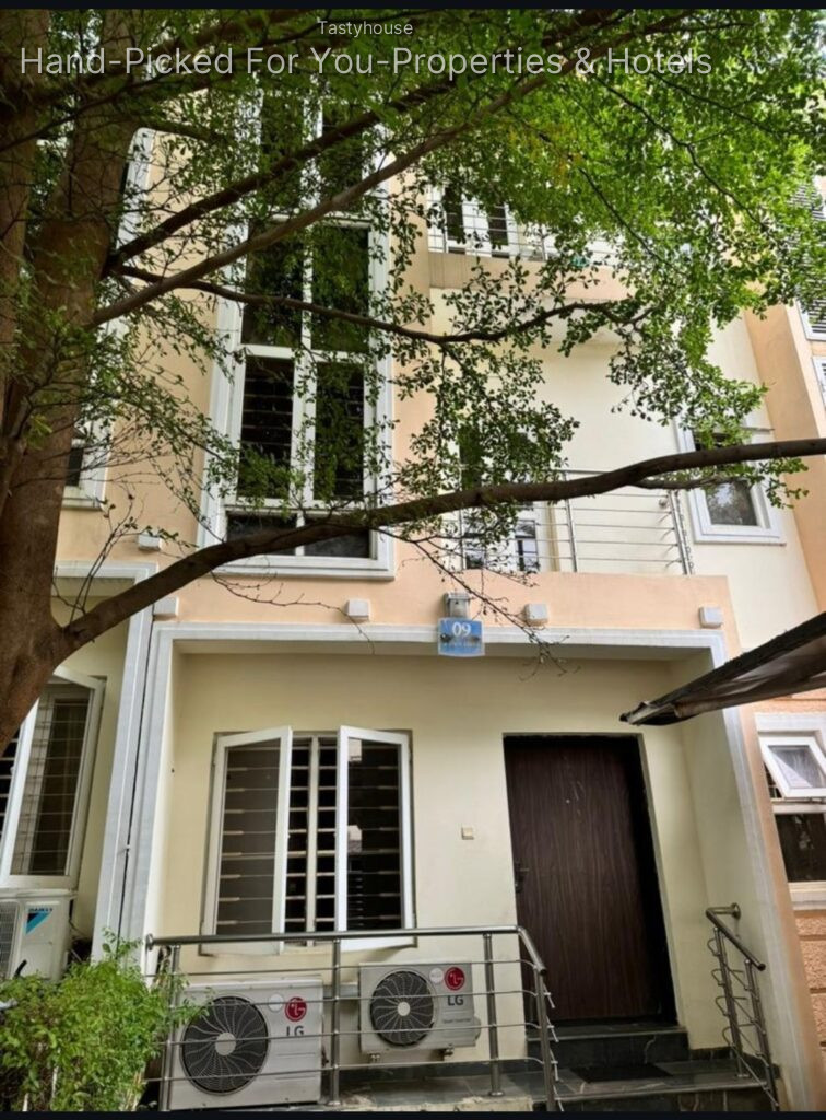 Spacious 4 Bedroom Terrace Duplex 1 Room BQ