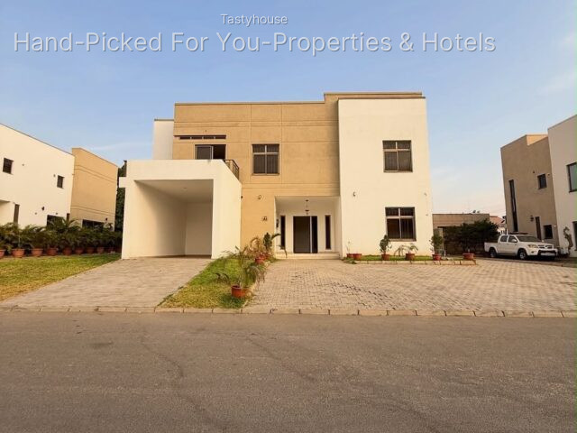 LUXURY 4 BEDROOM FULLY DETACHED DUPLEX + 2 BQ