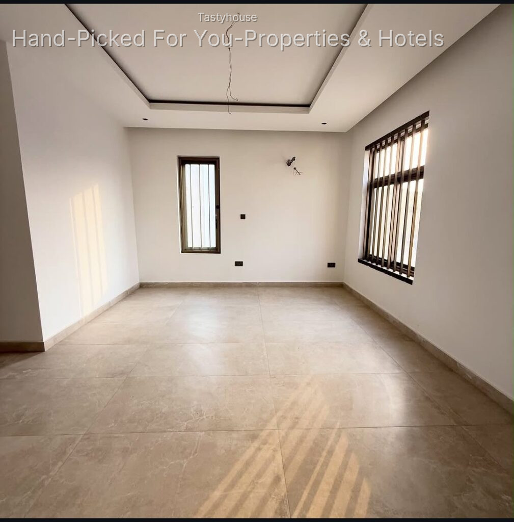 LUXURY 4 BEDROOM FULLY DETACHED DUPLEX + 2 BQ