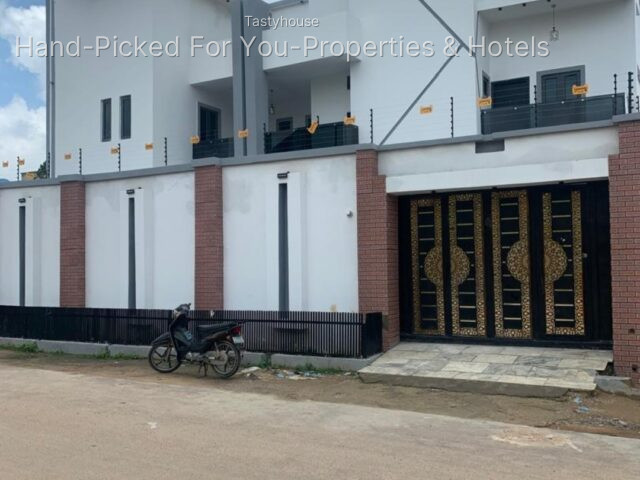 NEWLY BUILT DUPLEX