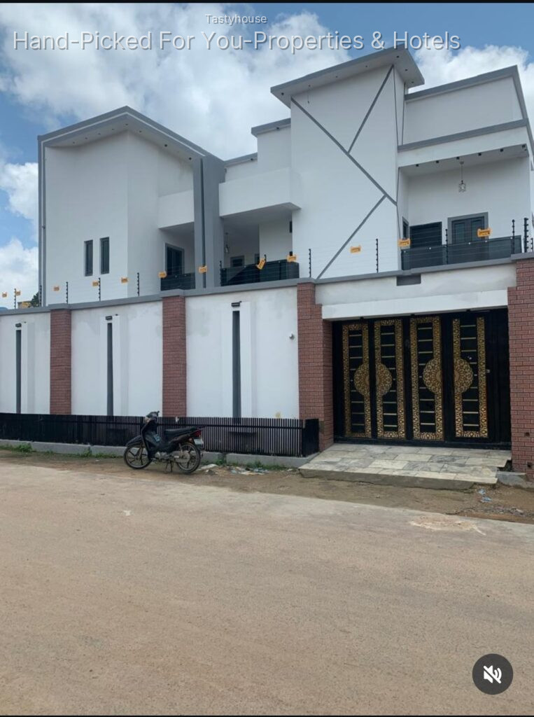 NEWLY BUILT DUPLEX