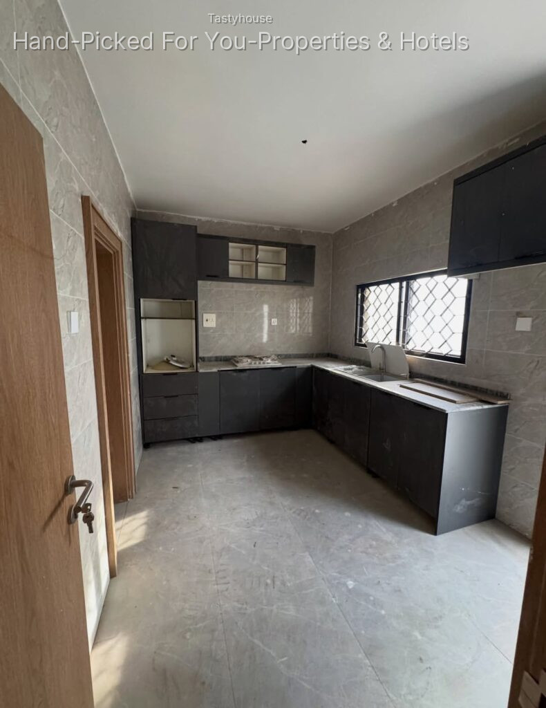 Luxury 3 Bedroom Apartment