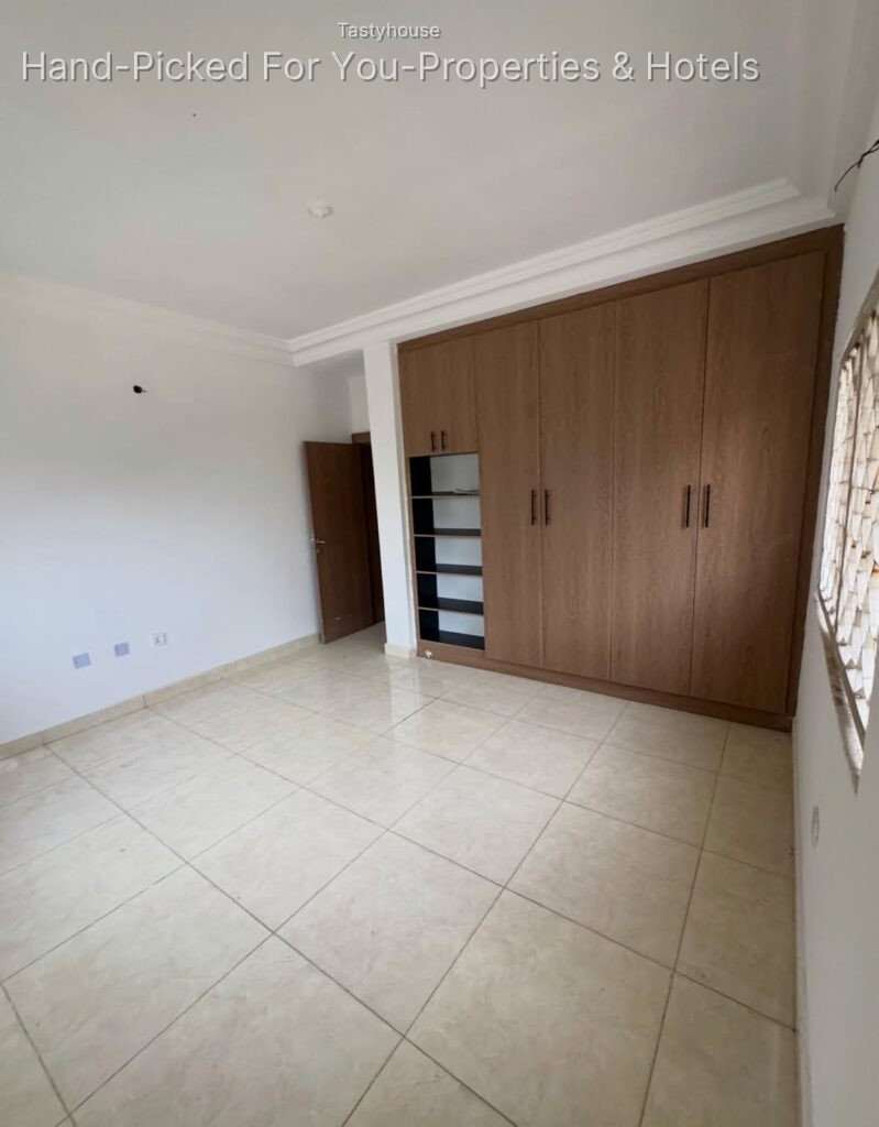 Luxury 3 Bedroom Apartment