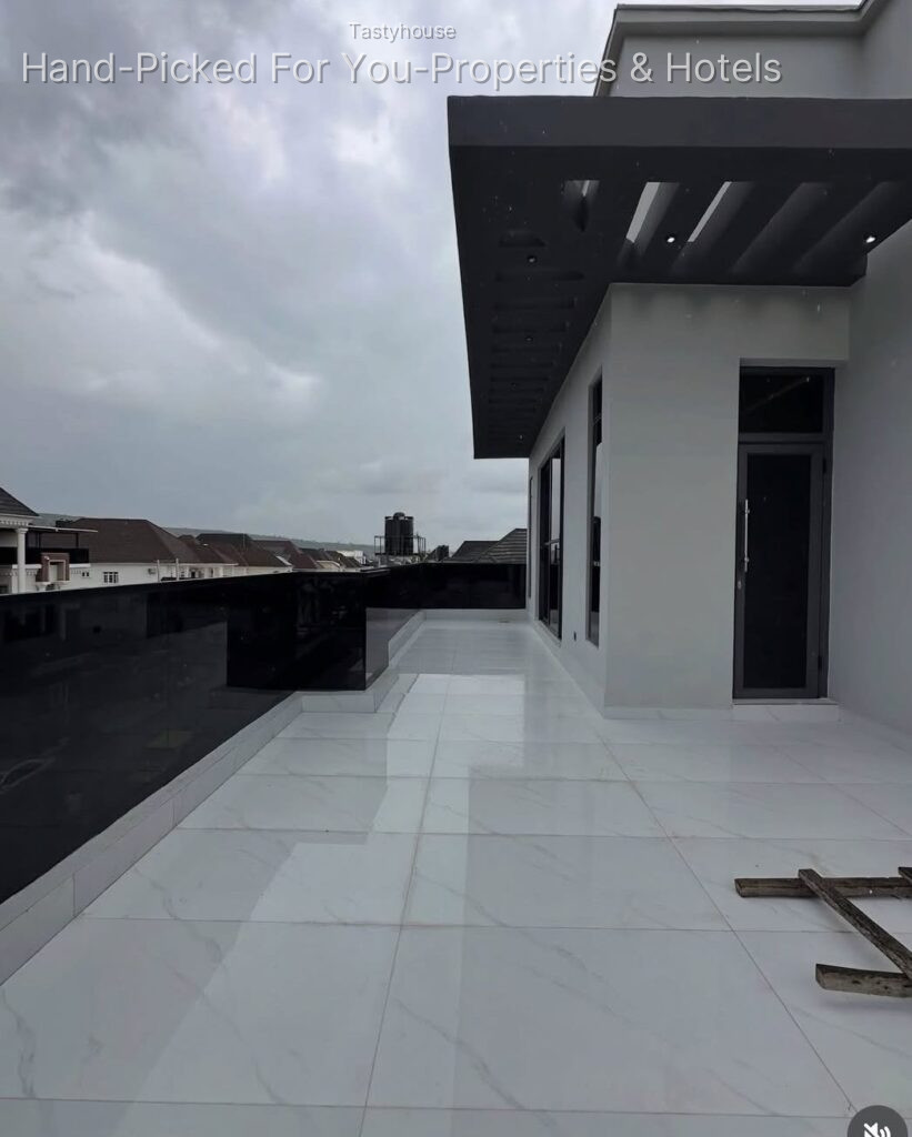 Brand New 5 Bedroom Detached Duplex + Boys Quarters