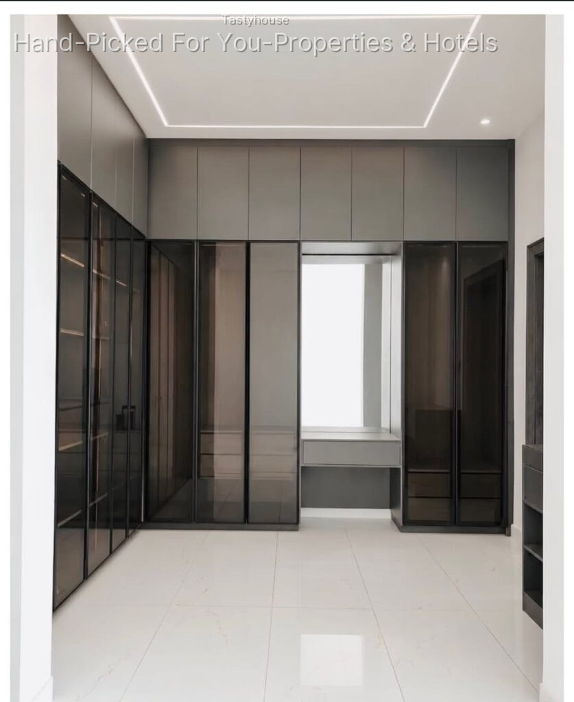 Premium 4 Bedroom Townhouse with 1 Room BQ
