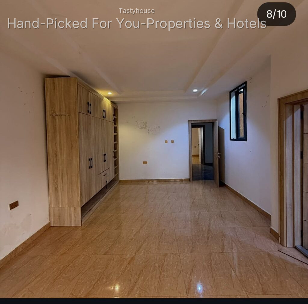 4 Bedroom Terrace Duplex 1 Room BQ