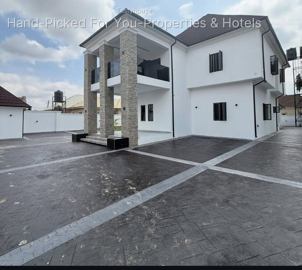 Luxury 4-Bedroom Detached Duplex with 2-Bedroom Boys Quarters