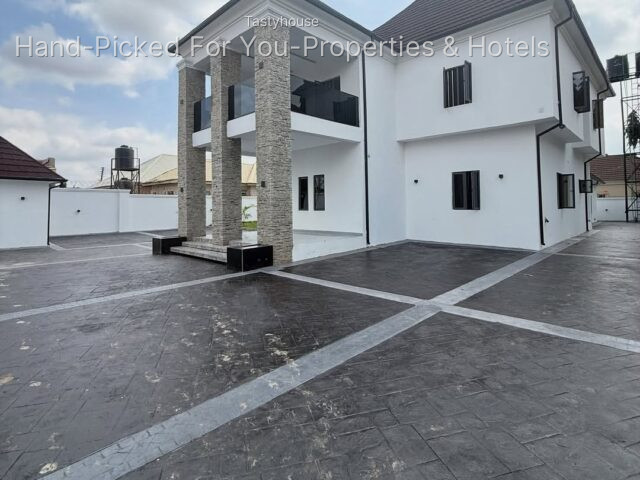 Luxury 4-Bedroom Detached Duplex with 2-Bedroom Boys Quarters