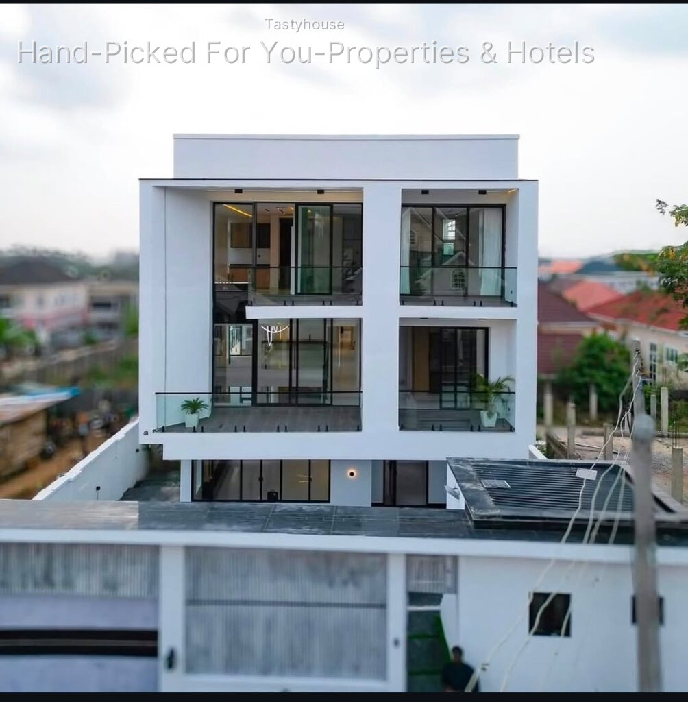 Contemporary 5 Bedroom Fully Detached Duplex (Fully Automated) + 2 Rooms BQ