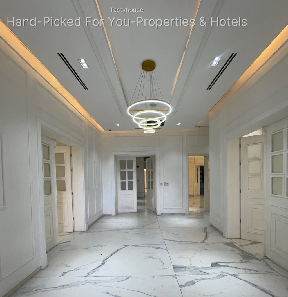 8 BEDROOM MANSION WITH BASEMENT