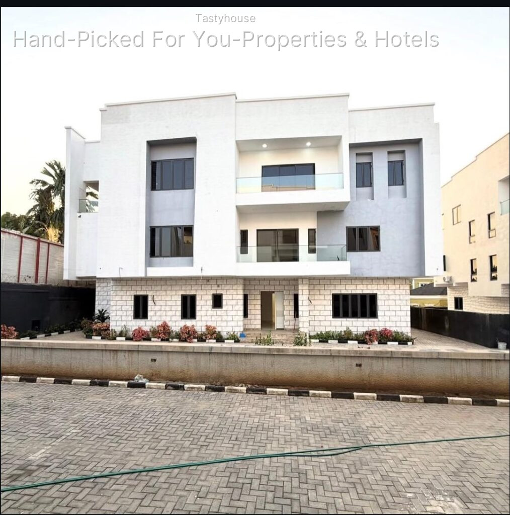 4 Bedroom Detached Duplex + Guest Chalet
