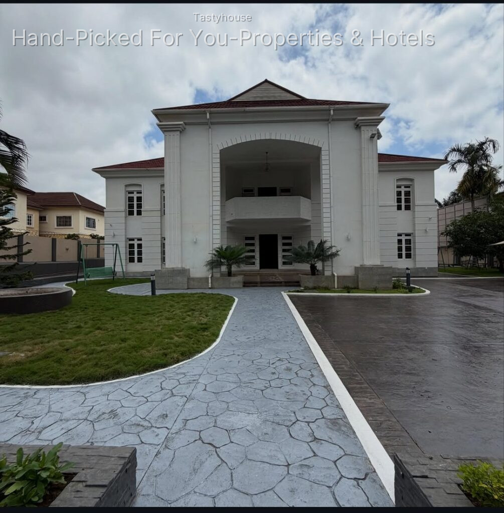 5 Bedroom detached duplex 2 rooms Bq