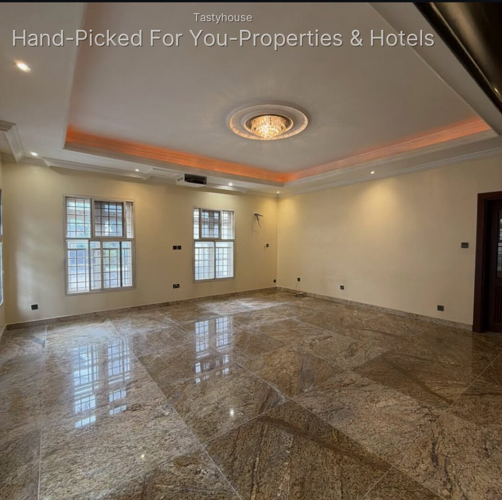 5 Bedroom detached duplex 2 rooms Bq