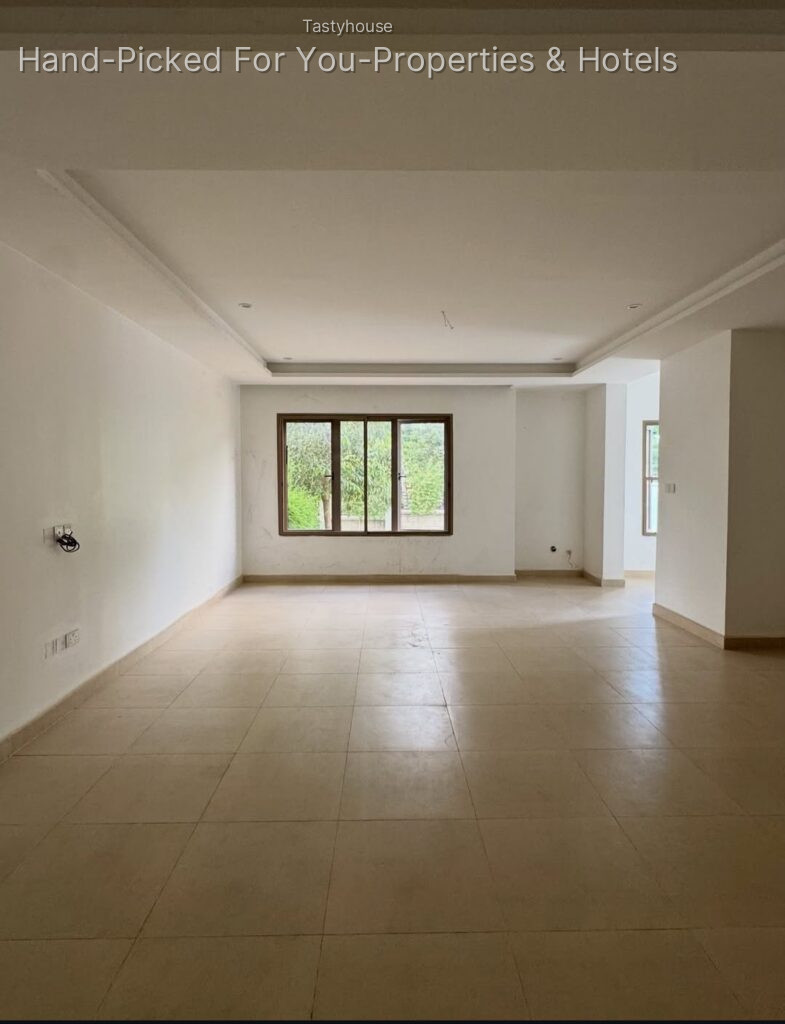 4 bed semidetached duplex | 2 living rooms | Bq