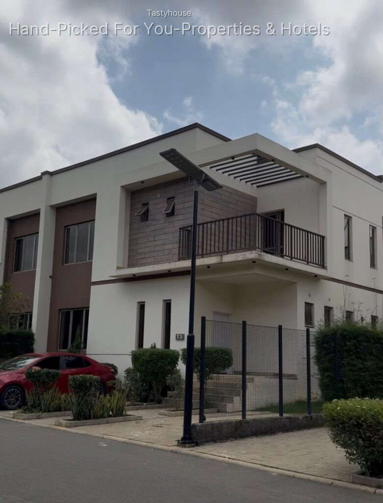 4 bed semidetached duplex | 2 living rooms | Bq